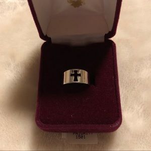 Premier Designs cross priority ring